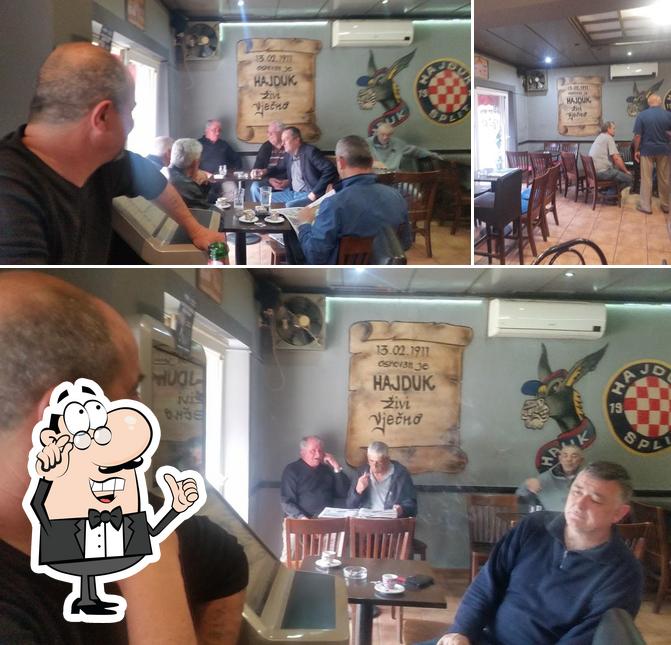 Cafe "Tin"