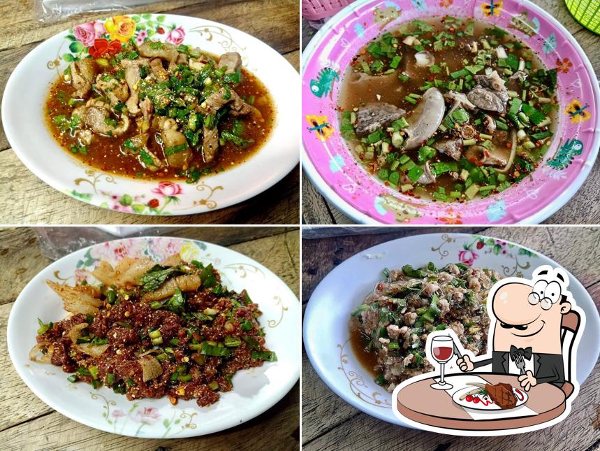ร้านลาบแซ่บคักคัก หน้าคอนโดฟิวเจอร์เพลส