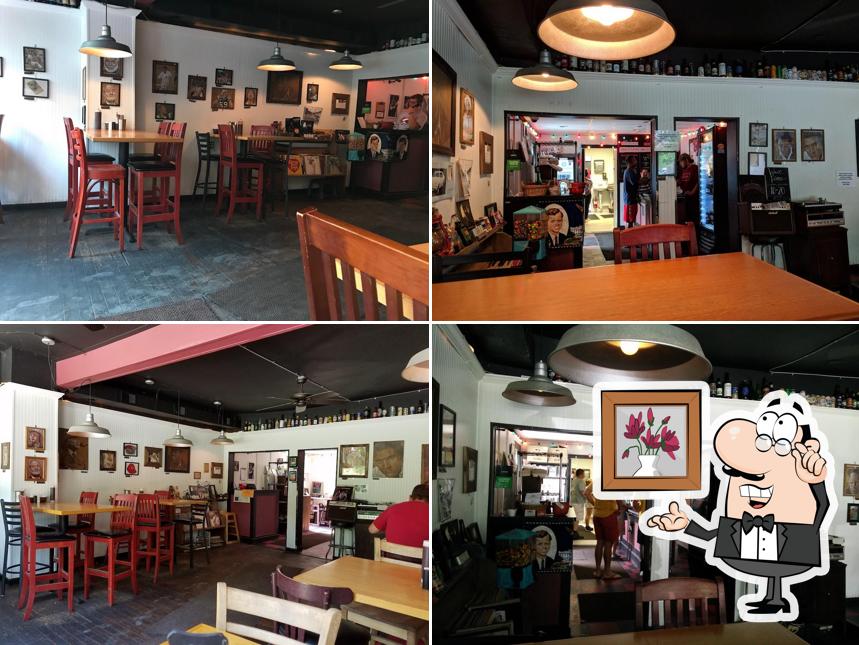 Eli's BBQ - Riverside