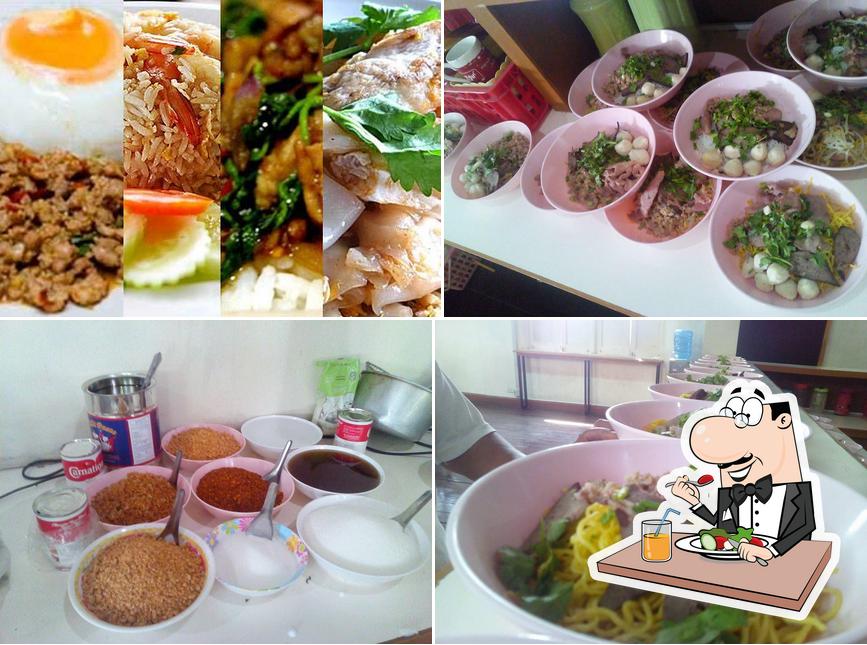 ร้านไก่ฟ้า อาหารตามสั่ง