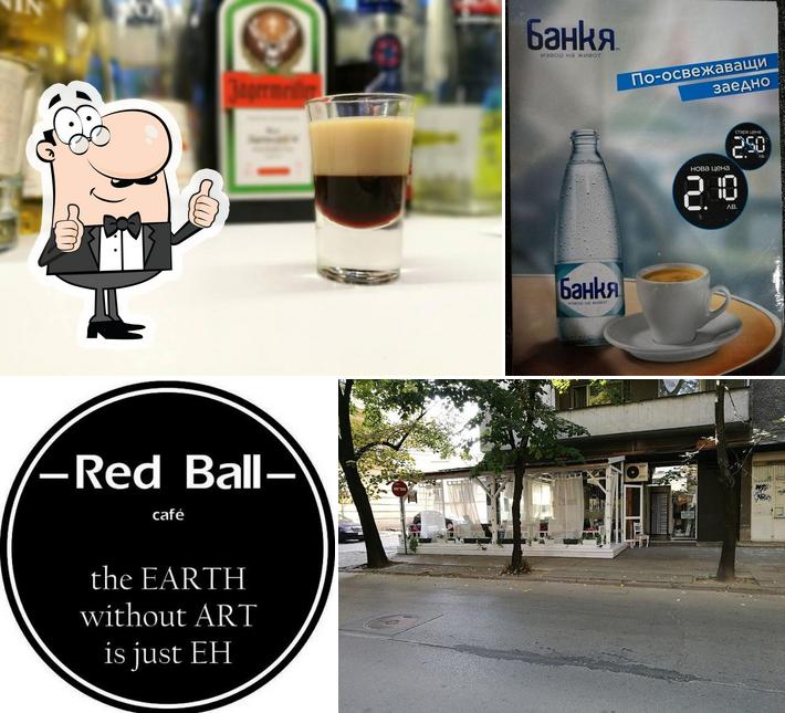 Cafe - Bar Red Ball