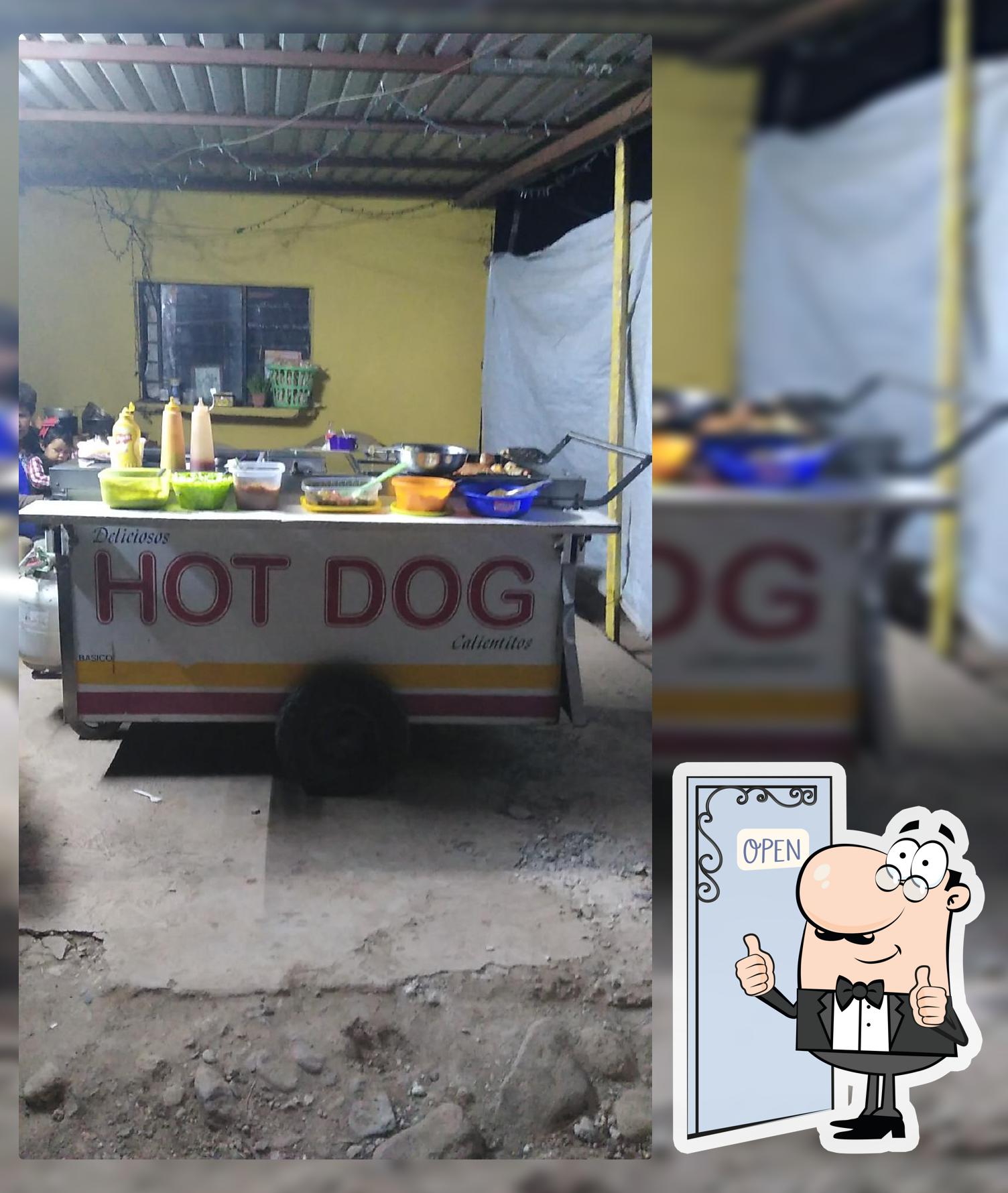 HOT DOGS BERTHA'S