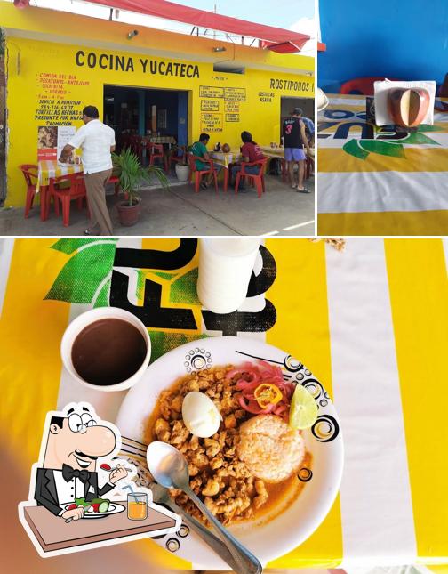 Pollos iker y comida yucateca