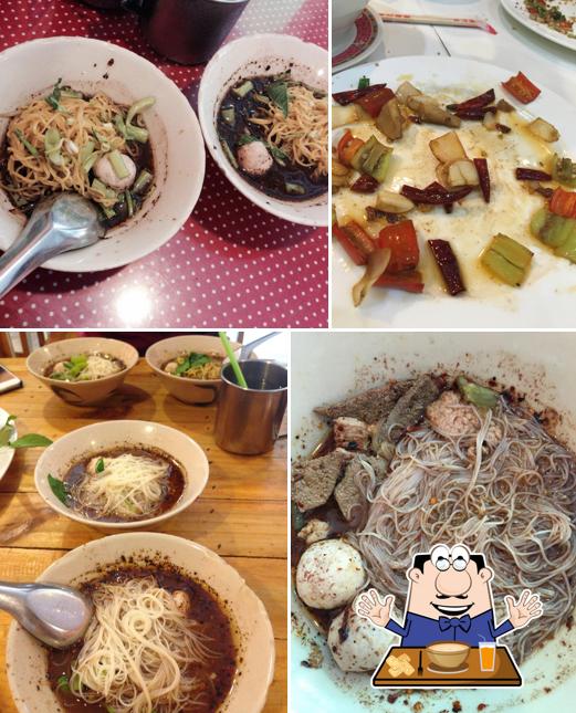 ก๋วยเตี๋ยวเรือเป็นไท