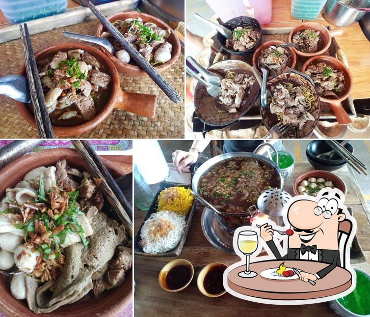 ร้านก๋วยเตี๋ยวเรือชามกะลาซี๊ด สาขาเนินมะปราง