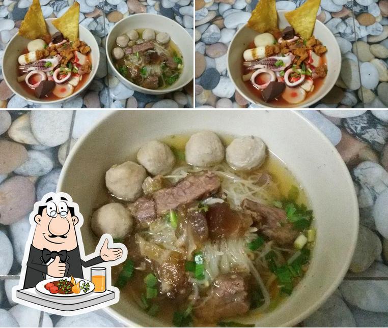 เชษฐ์ ก๋วยเตี๋ยวแชมป์ เย็นตาโฟรสเด็ด