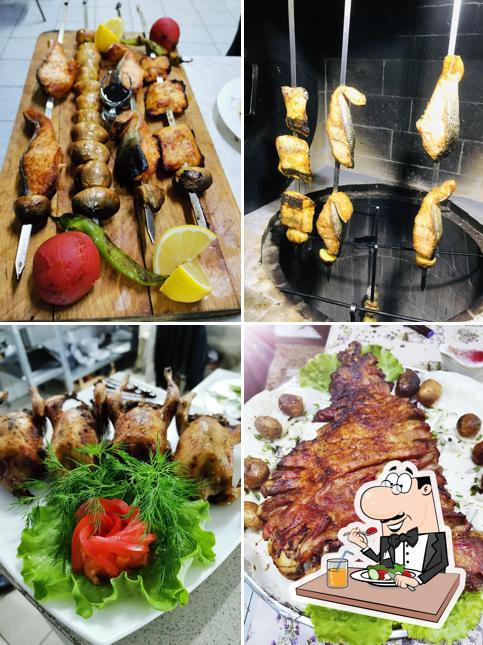 Еда в "Джан Баку"