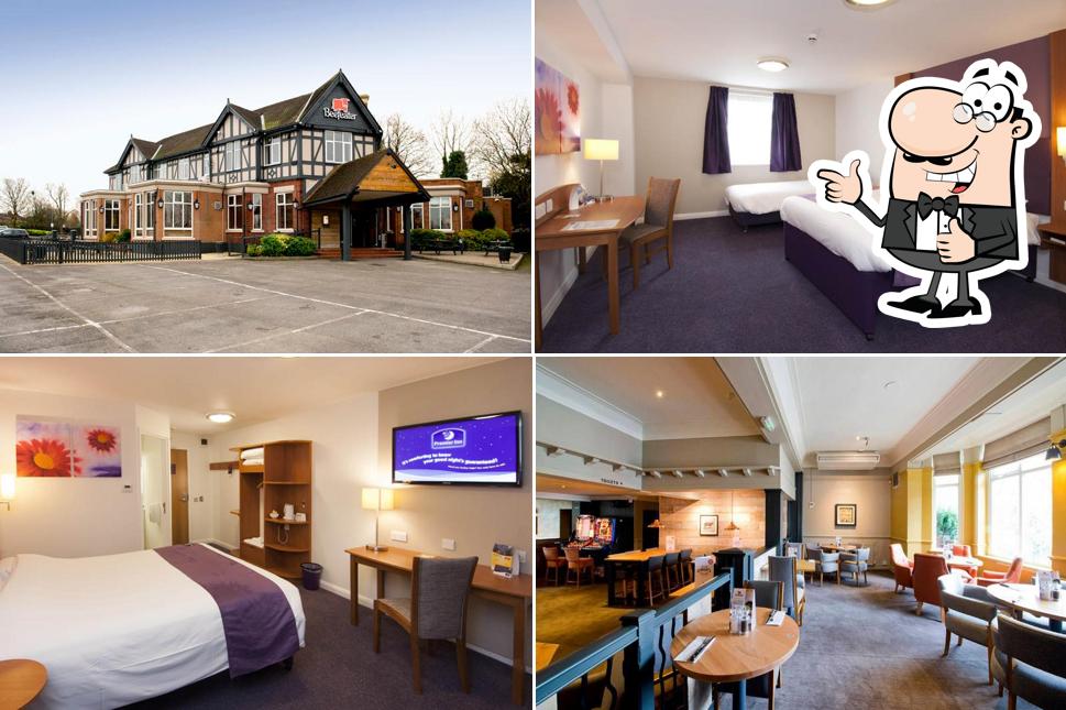 Premier Inn Manchester Airport - Heald Green