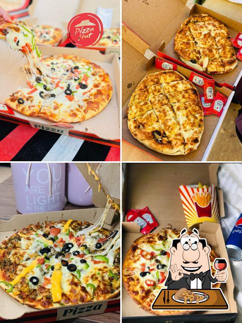 مطعم بيتزا هت pizza hut