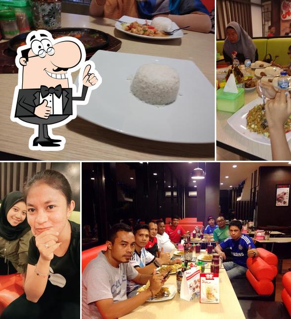 Bakmi Naga Resto