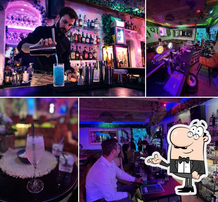 Iguana Bar