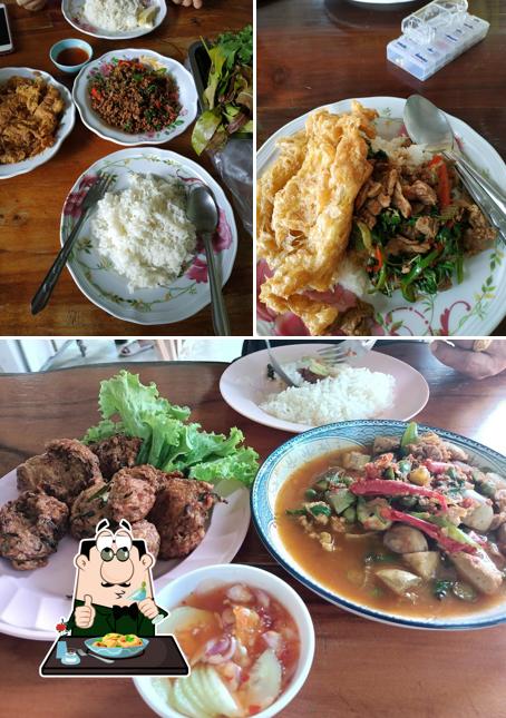 ครัวต้นชมพู่