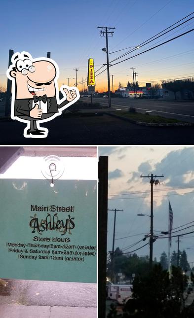 Ashley's Cafe On Main