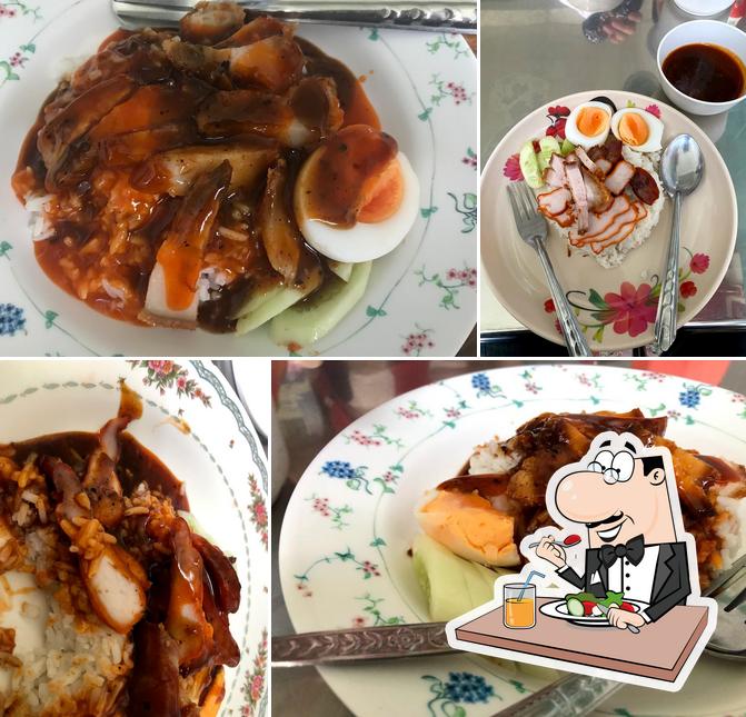 ร้าน ข้าวหมูแดง ป้าอ๊อด ตลาด4 (เจ้าเก่า ศรีเมือง)