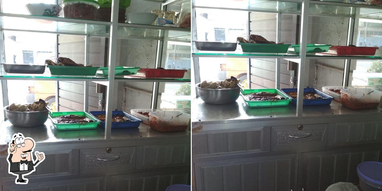 Warung Makan Naura