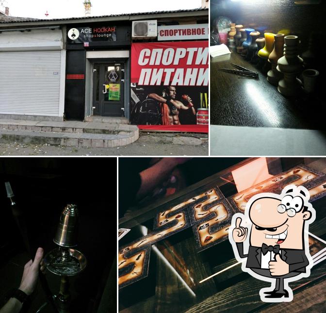 Взгляните на изображение кафе "Эйс Хука"