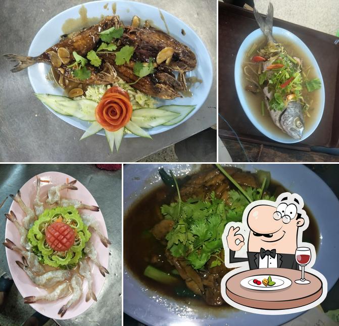 ร้านข้าวแกงปักใต้ ไม้เมือง