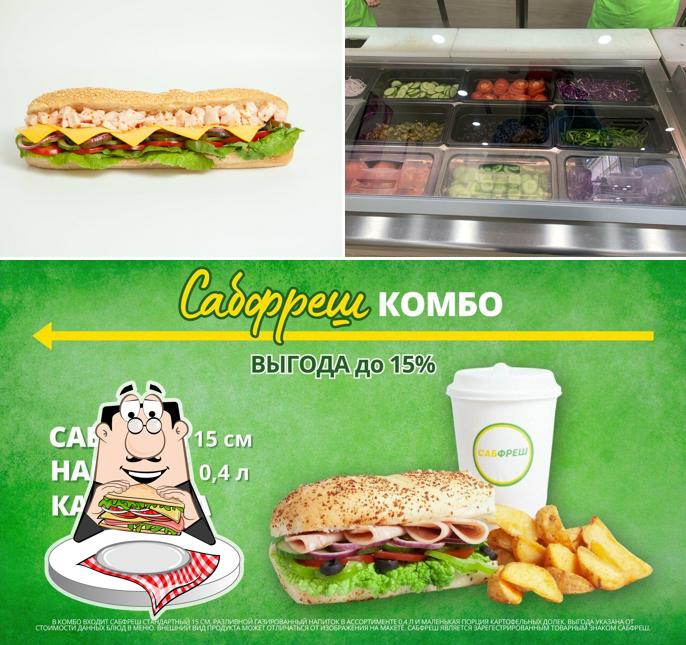 Клубные сэндвичи в "СабФреш"