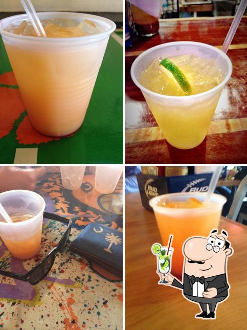 Loose Change Bar & Grill