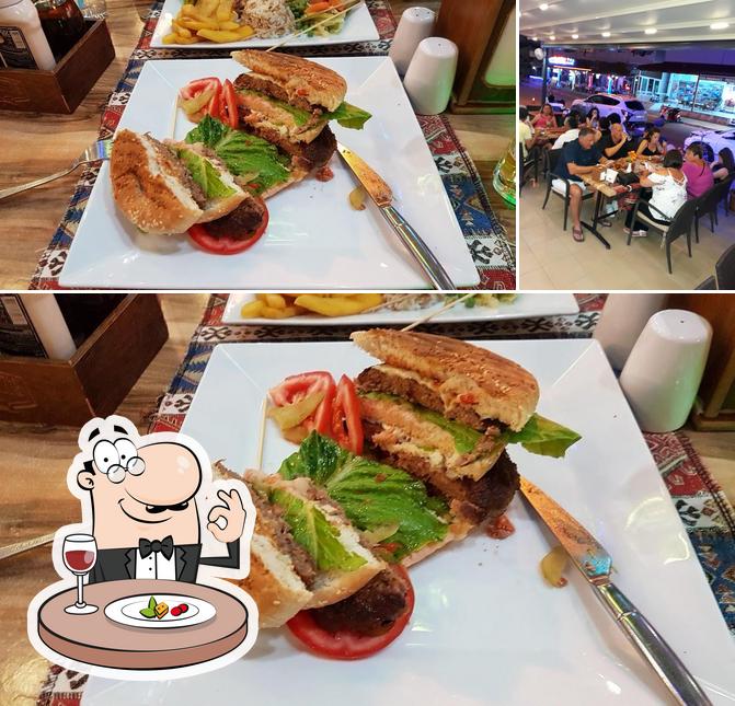 Ozzys Cafe Bar