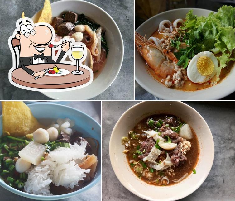 ร้านจูน&เจล ก๋วยเตี๋ยวรสเด็ด