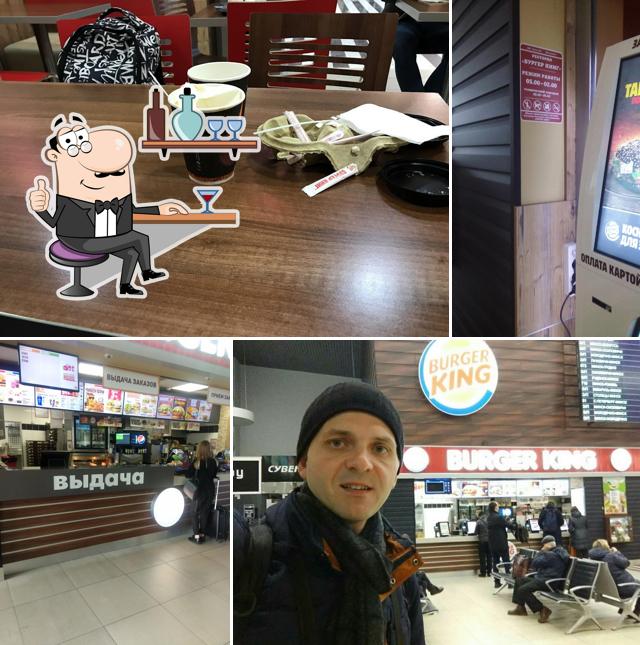 Посмотрите на внутренний интерьер "Burger King"