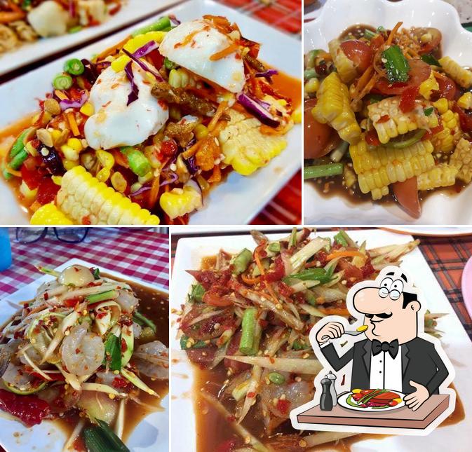 ก๋วยเตี๋ยวต้มยำ ส้มตำแซ่บเวอร์ byแม่นวย