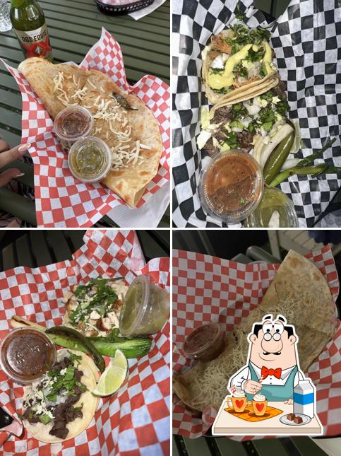 Revolución Tacos + Cantina