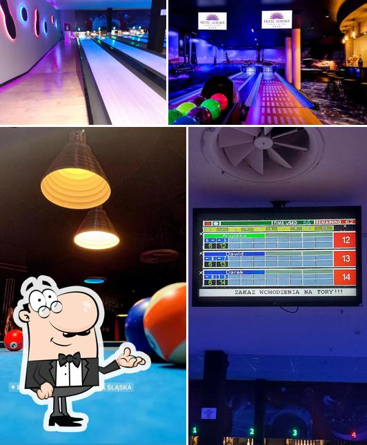 Pink & Bowling Club