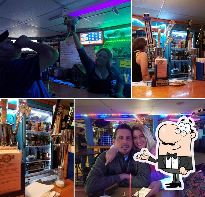 Scooter’s Airport Bar