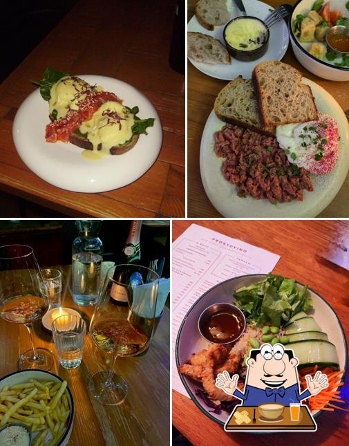 Яйца бенедикт в "Просто Вино"