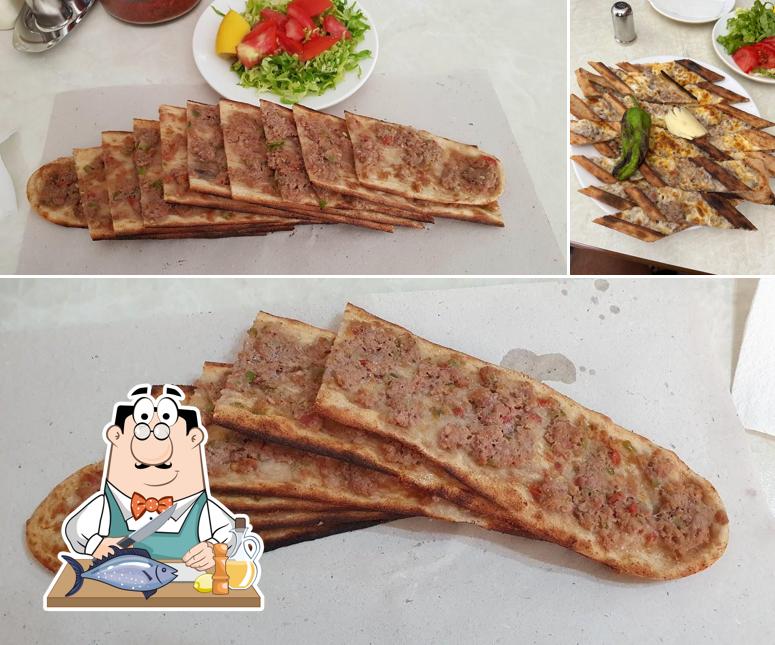 Dostlar Etli Pide