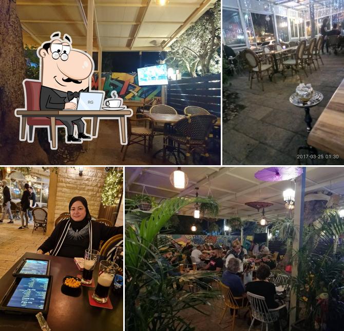 Tarbush Cafe & Restaurant