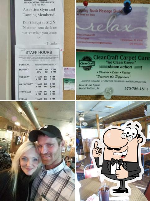 Wayno's Seafood & Grill