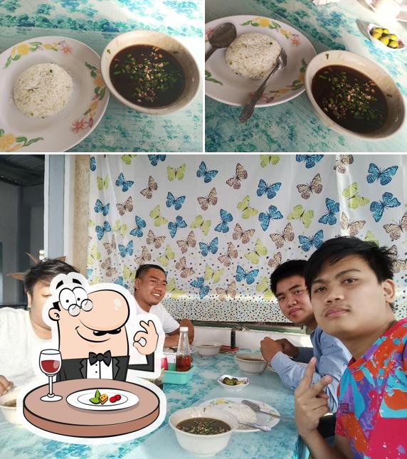 Papa Ray's Faxhole and Eatery
