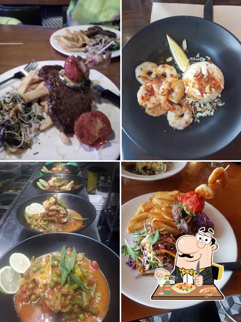 Boulevard Bar & Eatery