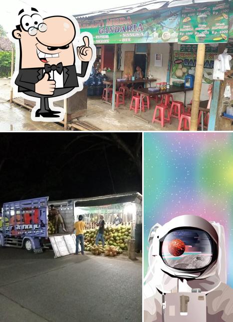 GUBUG ES KELAPA MUDA GANDARIA