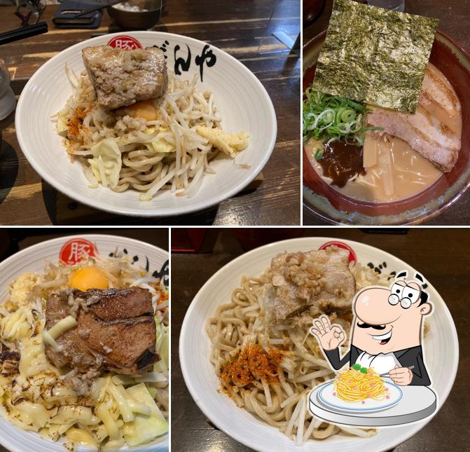 豚そば ぎんや 津チャム店