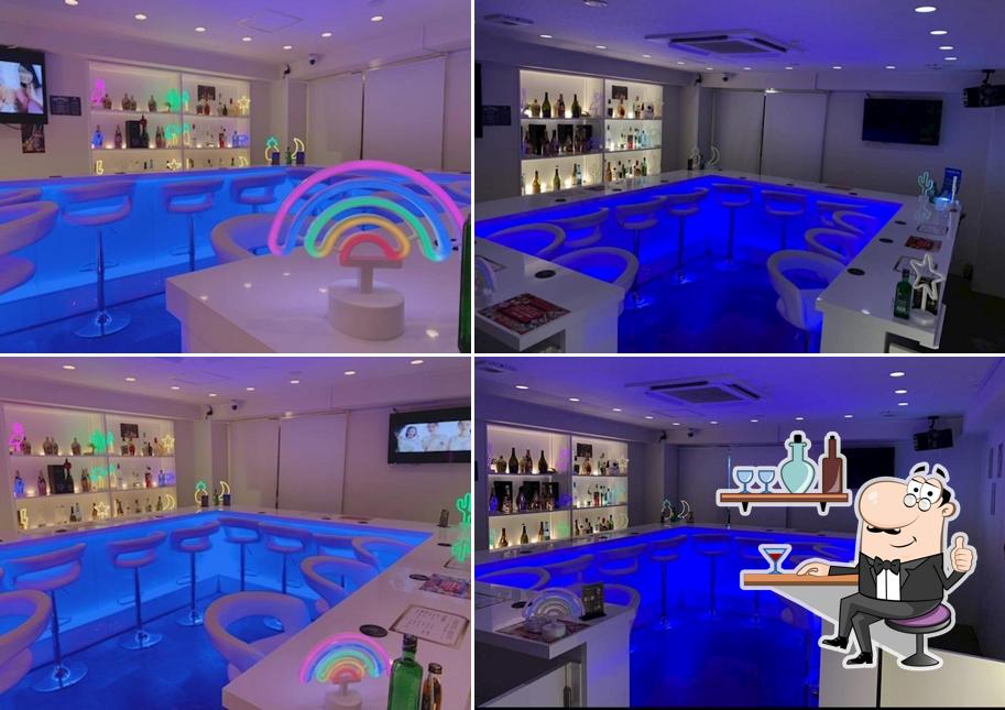 GIRLS BAR ZIXY
