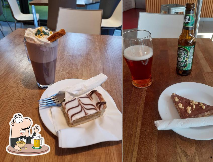 Cafe Bar