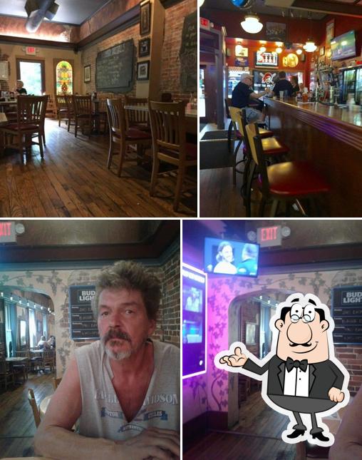 Rizz's Restaurant and Bar