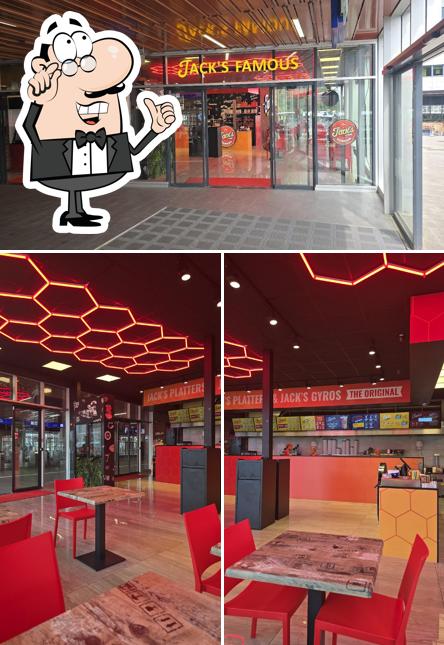 Jack's Famous (Station Alexander)