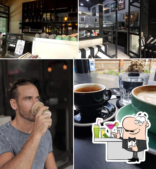 Coffee Cutters Cafe & Barbershop Legian