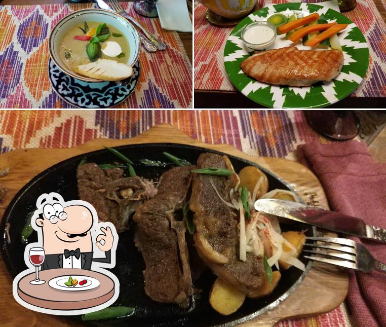 Еда в "Павлине Мавлине"