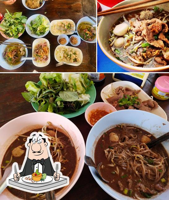ก๋วยเตี๋ยว เฟื่องฟ้า