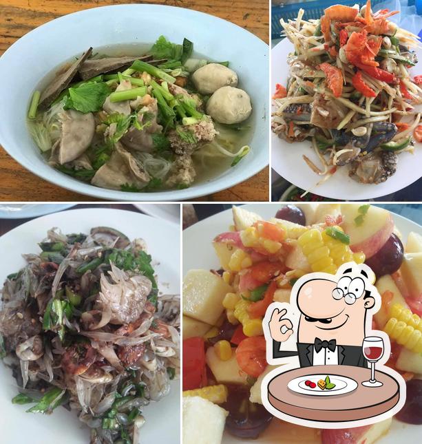 ร้านส้มตำโกแดง