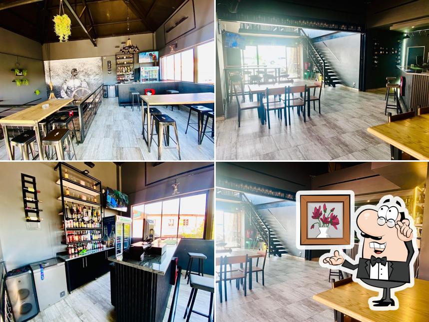 Ricardo's Bar & Restaurant