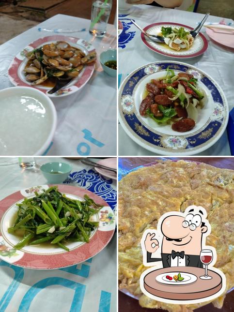 ร้านแดง ข้าวต้ม อาหาร โต้รุ่ง