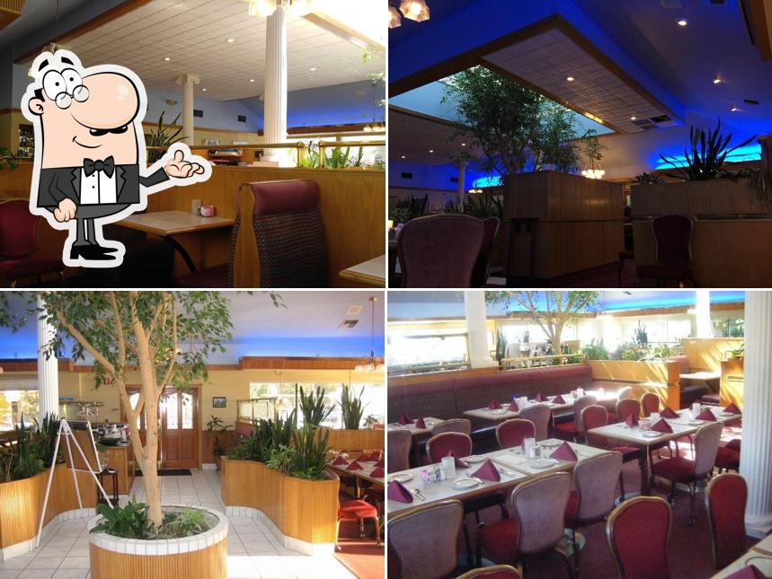 Five Columns Greek Restaurant