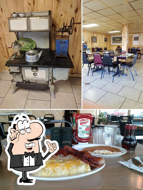 Mustang Cafe & BBQ